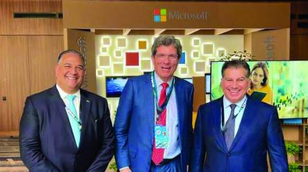 Luis Atala, vicepresidente del Cohep, José Fernández, subsecretario de Crecimiento Económico de EUA y Mateo Yibrín, presidente del Cohep.