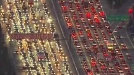 Video: Impactante tráfico en autopista de Los Ángeles antes del Día de Acción de Gracias