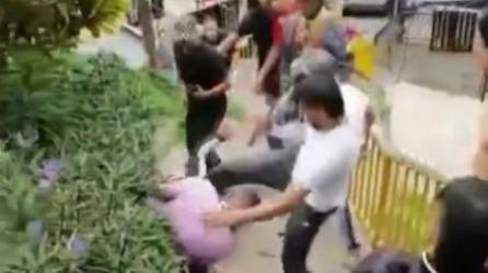 Video: Pobladores sorprenden a supuesto ladrón y lo linchan
