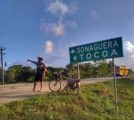 Los momentos mágicos de Tabare junto a su bicicleta 'América' en Honduras