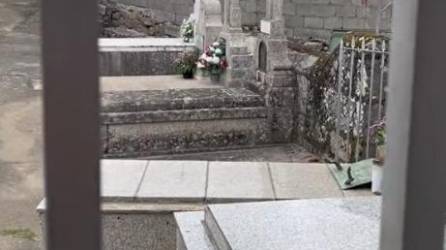Video: Joven vive en medio de un cementerio