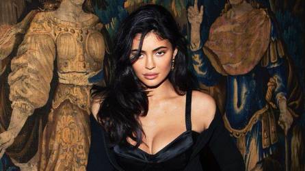 La celebridad televisa y empresaria Kylie Jenner en la reciente campaña de Dolce &amp; Gabbana.