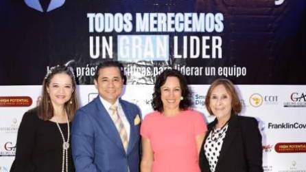 Rocío Raudales, Walter Romero, Victoria Roos y Mitty Sabillón