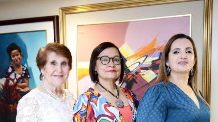 Mary de Bendeck, Sandra Acevedo y Sherley Paz