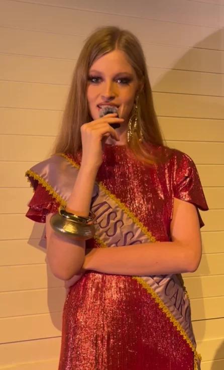 La hija trans de Elon Musk debuta como modelo