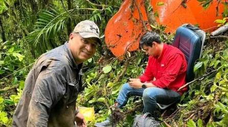 Un helicóptero se precipitó a tierra este miércoles en una intrincada zona montañosa del occidente de Panamá con saldo de varios heridos, según avisó uno de los seis ocupantes del aparato mediante un video en el que pide que los rescaten.