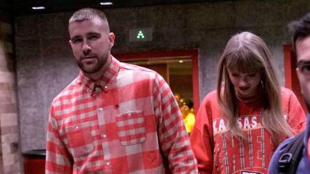 Vaticinan boda de Taylor Swift y Travis Kelce en 2024