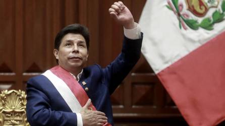 Pedro Castillo, presidente de Perú, disolvió el congreso.