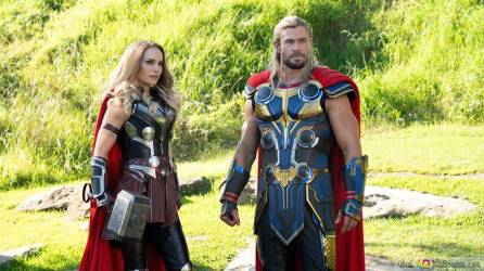 Natalie Portman como Jane Foster y Chris Hemsworth como Thor. EFE