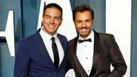 Vadhir junto a su padre, el actor y comediante Eugenio Derbez.