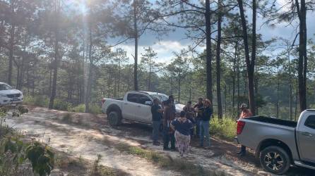 Un grupo de regidores y un equipo técnico de la municipalidad realizaron una inspección en la zona de El Cerro Partido, que es uno de los pulmones verdes cercano al casco urbano de Santa Rosa de Copán.