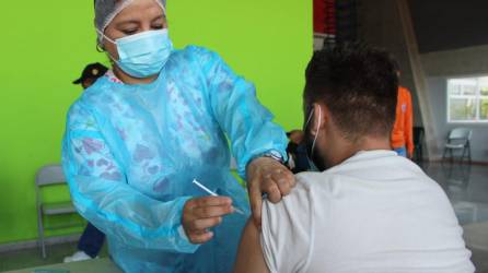 Honduras alcanza el 43 % de la población meta vacunada con las dos dosis