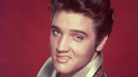 Elvis Presley falleció el 16 de agosto de 1977, a los 42 años.