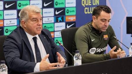 Después de varios meses de incógnita y de que haya anunciado su salida, Xavi Hernández , seguirá como entrenador del Barcelona, así lo ha comunicado el club.