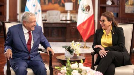El presidente de México, Andrés Manuel López Obrador, fue recibido por la presidenta de Honduras, Xiomara Castro.