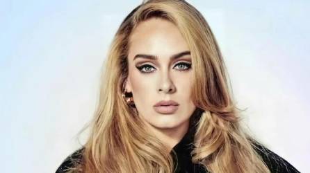 La cantante británica Adele promociona su reciente éxito “Easy on me”.