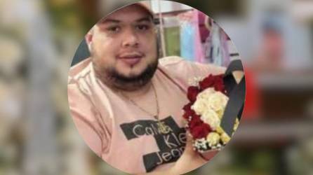 Edy Wenceslao Lone (de 34 años), su empleado Carlos Antonio Cruz Quiroz (26) y un amigo de los dos llamado Kelvin Alfredo Turcios (24) son las tres víctimas de la masacre suscitada dentro de un bar ubicado entre la 2 y 3 calle y la 3 avenida del barrio Barandillas de San Pedro Sula.