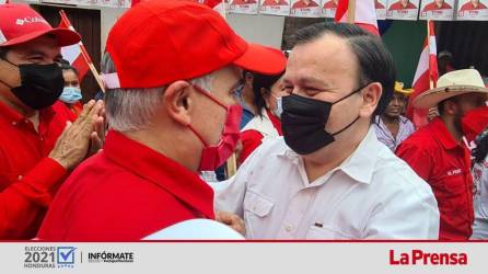 Darío Banegas y Yani Rosenthal en un acto político el viernes 12 de noviembre de 2021 en El Paraíso, Honduras.