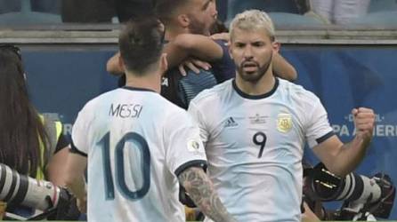 Kun Agüero y Lionel Messi con la Selección de Argentina.