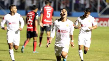 Olimpia pegó primero en la final de la Liga Concacaf tras vencer 3-2 al Alajuelense en Tegucigalpa. Conocé la reacción de la prensa nacional e internacional.