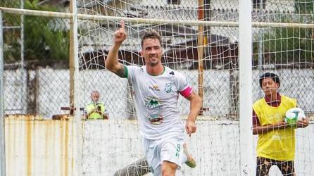 Klusener se ganó el cariño de la afición del Platense por sus goles y entrega en cada uno de los partidos.