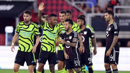 El brasileño Gabriel Jesús fue figura en la goleada del Arsenal ante las estrellas de la MLS.