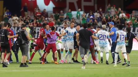 Copa Oro 2023: Zafarrancho en el Honduras - Qatar; expulsado hondureño