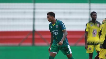 Cristian Sacaza anotó un gol en el amistoso donde Marathón empató 2-2 ante Génesis.