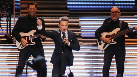 Luis Miguel demuestra su humildad y convive con sus fans tras show en Argentina