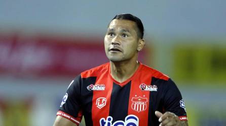 Carlos ‘Gullit‘ Peña será de la partida el sábado con el Vida en Choluteca ante los Lobos de la UPN.