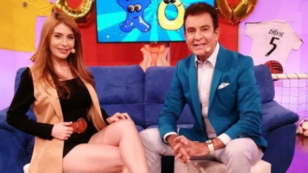 Salvador Nasralla junto a su esposa Iroshka Elvir en su programa “X-0 da Dinero”.