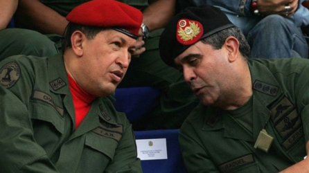 expresidente Hugo Chávez y el general Raúl Baduel