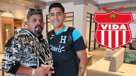 Luis Cruz junto al “Bicho” Palma en una de las visitas que le realizó al futbolista hondureño.