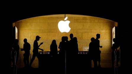 La jueza afirmó que Apple no es un monopolio pero debe abrir su sistema de pagos.