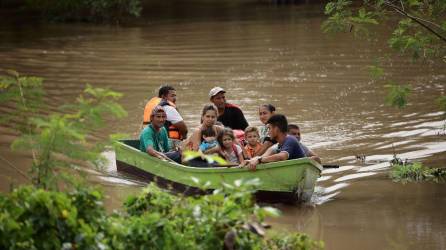 Familias de la aldea La Protección agradecieron a la alcaldía de Choloma por la entrega de víveres llevada el miércoles