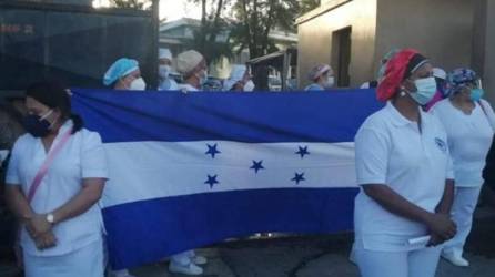 Médicos y enfermeras protestaron esta semana por falta de pago de salarios y nombramientos.