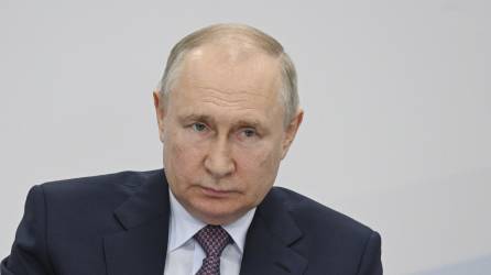 El presidente de Rusia, Vladimir Putin, firmó ley que prohíbe cambiar de sexo en Rusia.