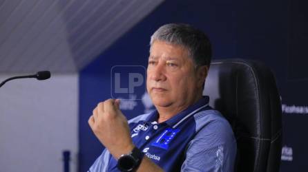 “Bolillo” Gómez en la conferencia de prensa que brindó el domingo tras la derrota de Honduras de 0-1 ante México.
