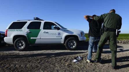 La CBP indicó que todos los migrantes fueron procesados conforme a las normas aplicables.