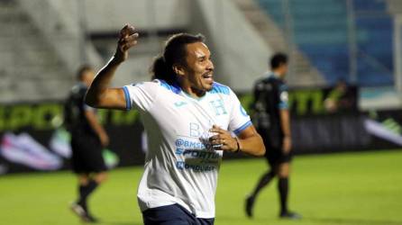 ‘Rambo‘ de León celebrando uno de sus goles en su partido de despedida.