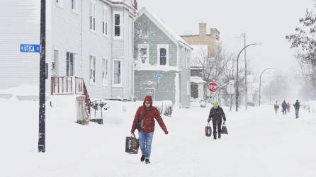 Vista de los efectos de una tormenta de invierno masiva en Búfalo, Nueva York (EE.UU.), el 26 de diciembre de 2022. EFE/EPA/Josh Thermidor