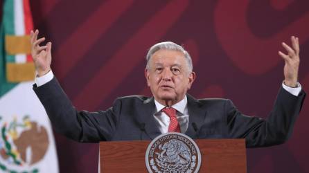 El presidente de México, Andrés Manuel López Obrador, durante su conferencia matutina hoy, en Palacio Nacional en la Ciudad de México (México).