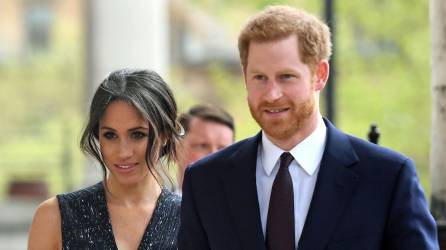 El príncipe Harry y su esposa, Meghan Markle, buscan llevar a sus hijos al Reino Unido pero exigen protección policial para su visita.