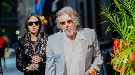 Noor Alfallah y Al Pacino siguen juntos, pero no viven bajo el mismo techo.