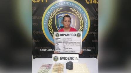 Leticia Romero fue capturada en posesión de 22 bolsas con supuesta cocaína en el municipio de La Unión, Copán, Honduras.