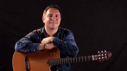 Guillermo Anderson, el eterno cantante ceibeño que representó al país en conciertos internacionales. Famoso por cantarle a la Novia de Honduras y al ecoturismo. Falleció el 6 de agosto de 2016, pero nació la leyenda y su música sigue vigente.