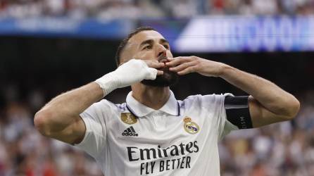 Benzema anotó desde el punto penal para el Real Madrid en su despedida.