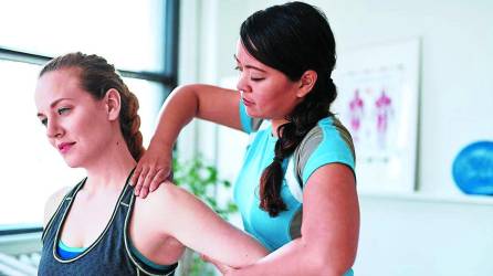 <b>Clave.</b> El masaje es uno de los remedios para los malestares musculares, póngase siempre en manos expertas.