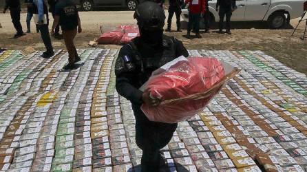 Queman un decomiso de 2.392 kilos de cocaína -en diferentes operativos en el departamento de Colón.