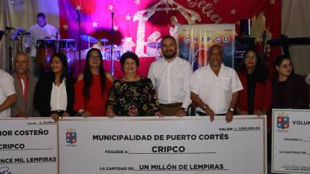 En nombre de todos los porteños la alcaldía de Puerto Cortés donó más de 1.2 millones de lempiras.